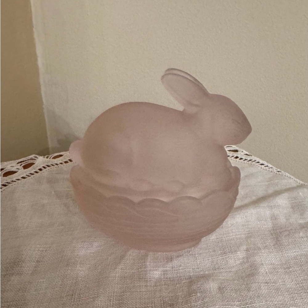 Mosser Matte Pink Glass Bunny on a nest